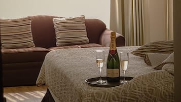 Minibar, in-room safe, free WiFi, bed sheets