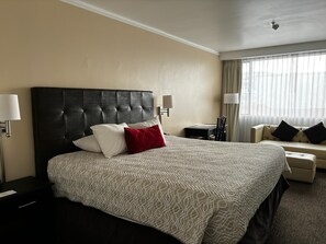 Minibar, in-room safe, free WiFi, bed sheets - Taormina Hotel and Casino  (San José)