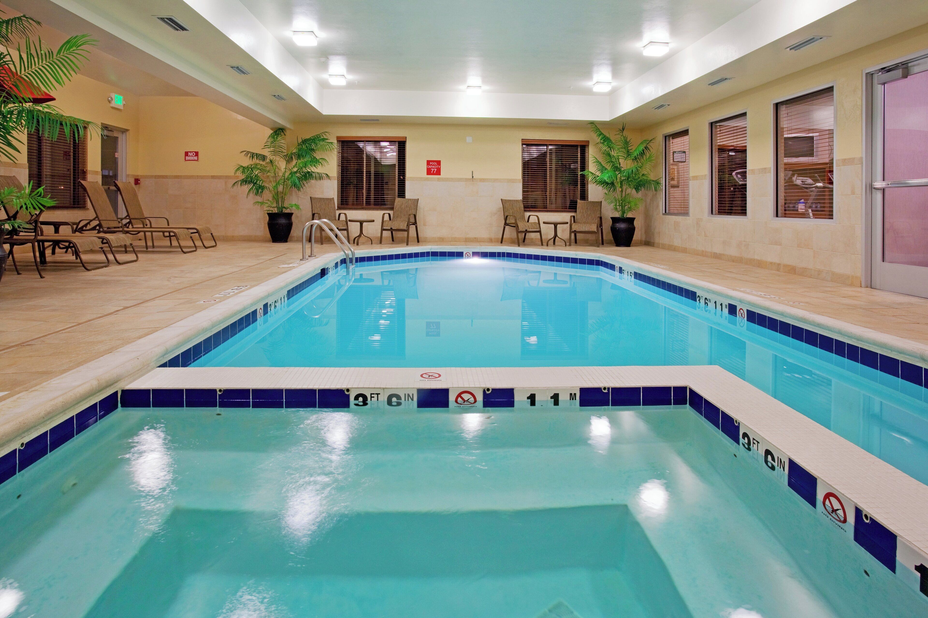 Indoor pool, pool loungers