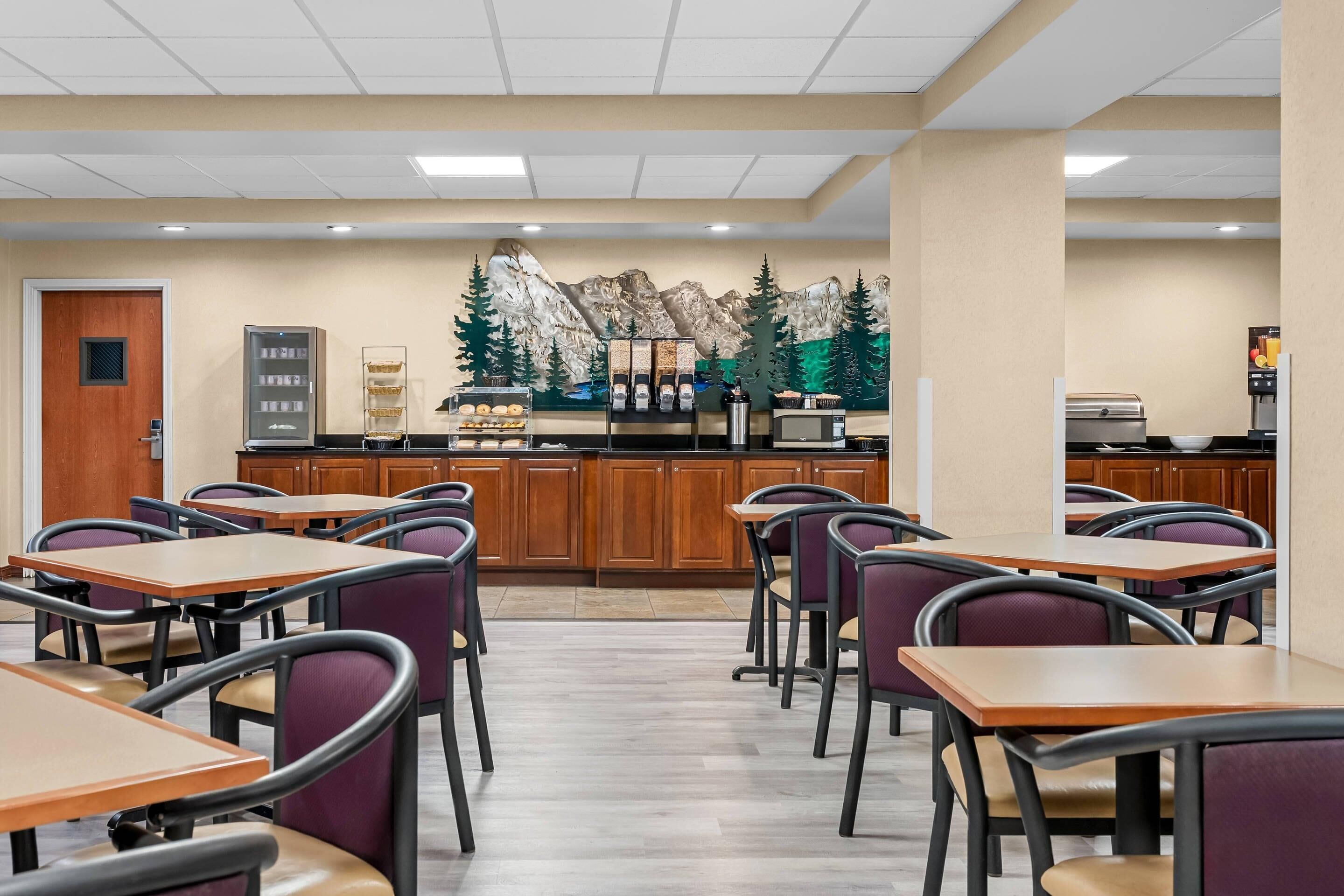 Free daily continental breakfast 