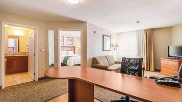 Escritorio, espacio para trabajar con laptop y wifi gratis