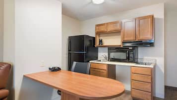 1 bedroom, desk, laptop workspace, free WiFi