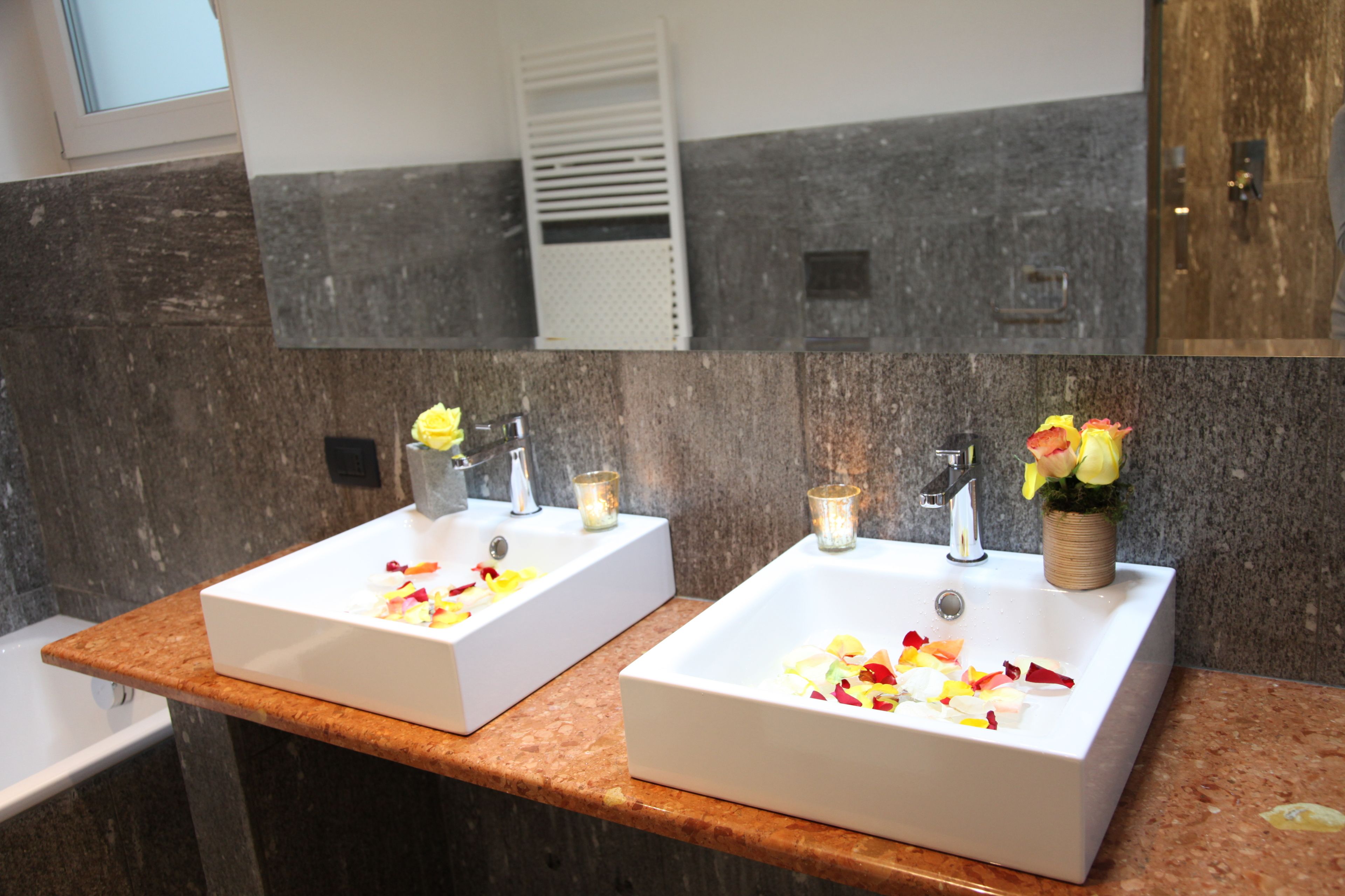 classic suite, 1 bedroom | bathroom | rainfall showerhead, designer toiletries, hair dryer, slippers