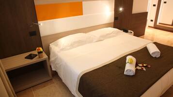 Classic-Suite, 1 Schlafzimmer | 1 Schlafzimmer, Daunenbettdecken, Pillowtop-Betten, Minibar