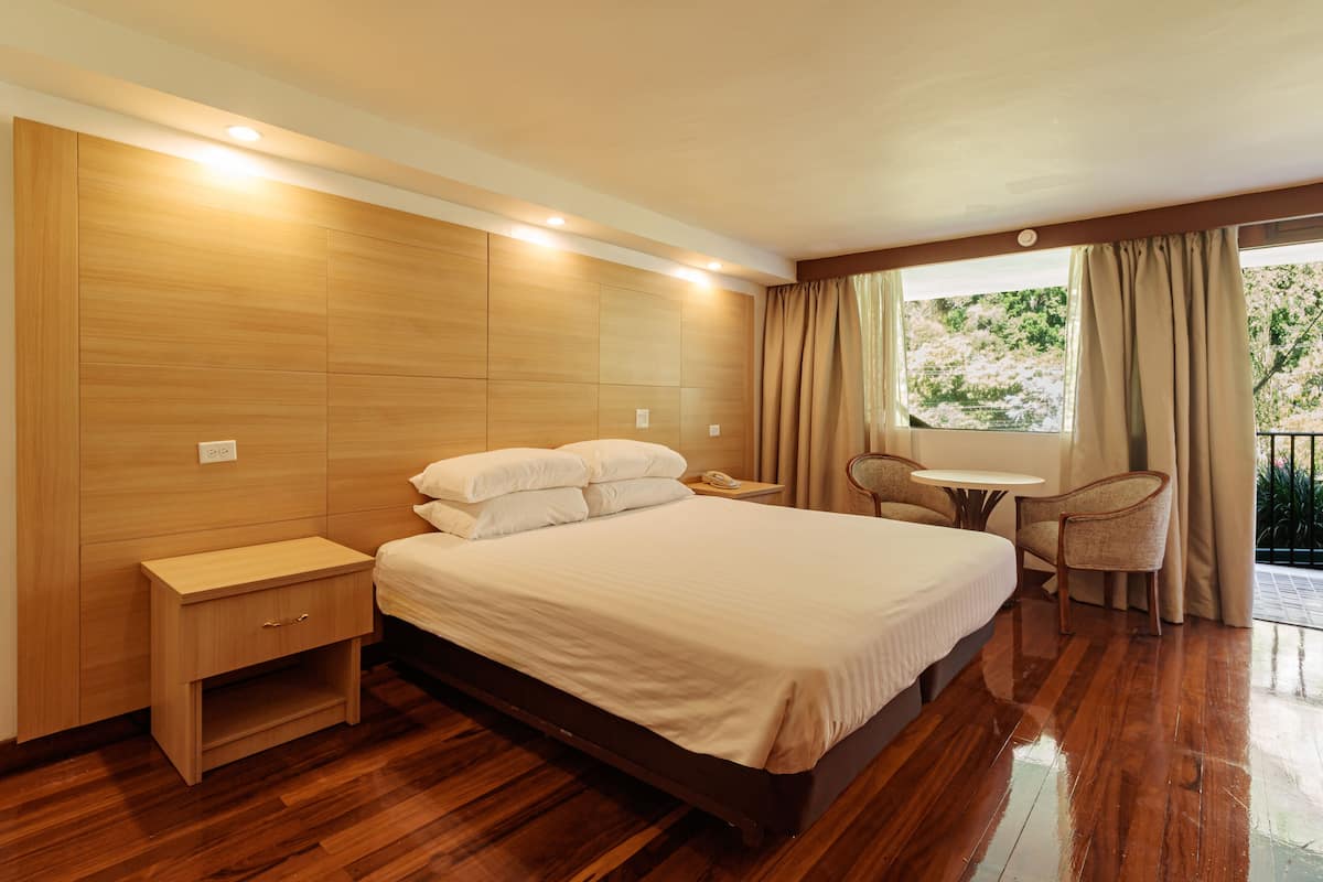 Standardzimmer, 1 King-Bett, Nichtraucher (Premium)