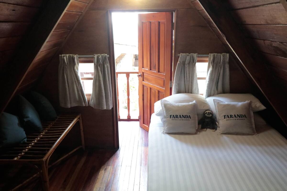 1 Queen Bed, Cabin Room