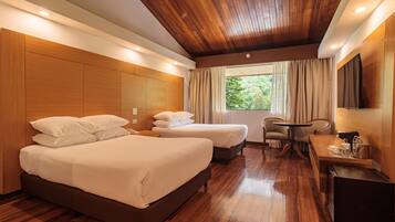 Habitación estándar, 2 camas matrimoniales, para no fumadores | Sábanas de algodón egipcio, ropa de cama de alta calidad y edredón