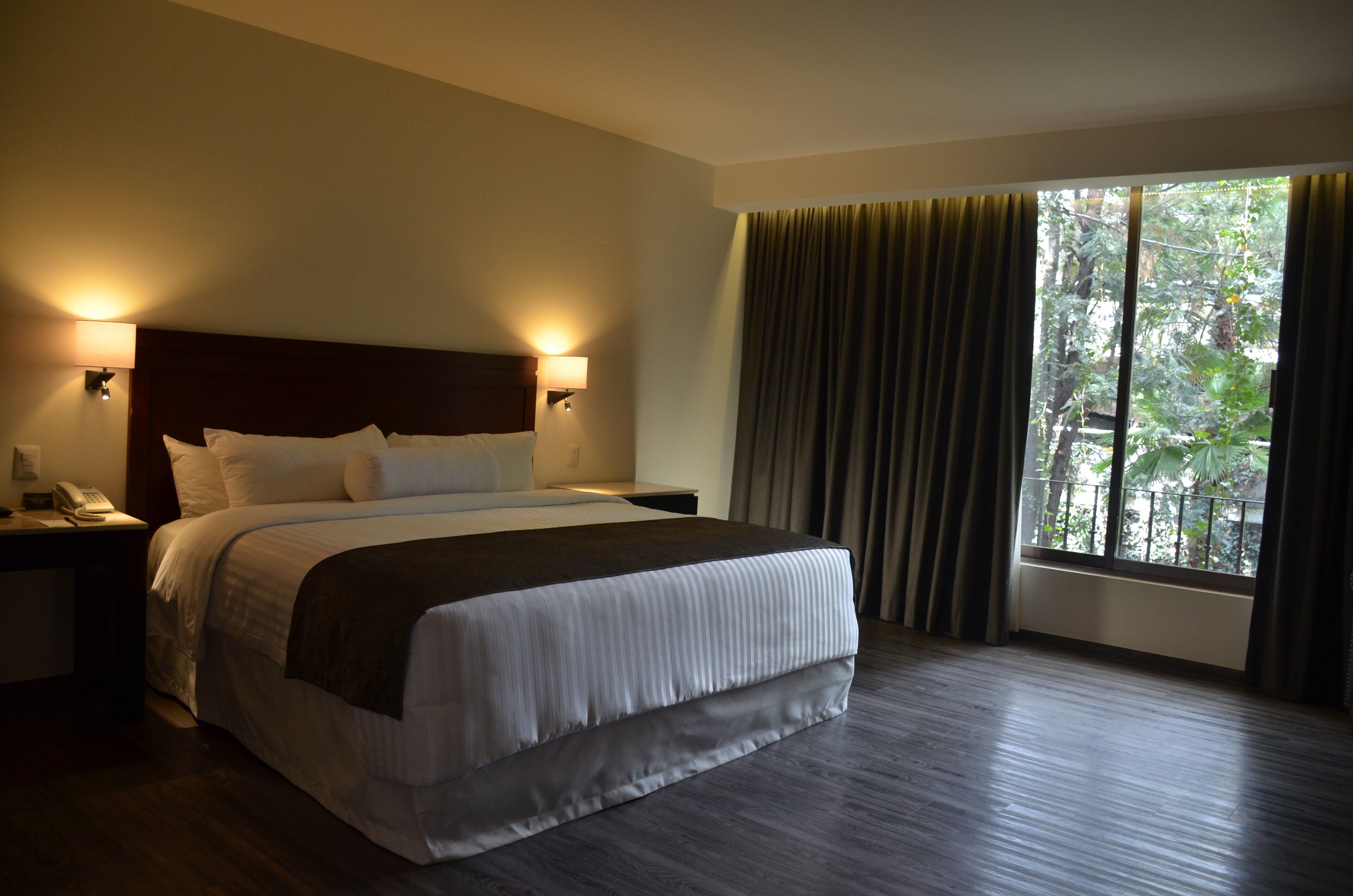  주니어 스위트, 킹사이즈침대 1개 | 객실 내 금고, 책상, 암막 커튼, 다리미/다리미판