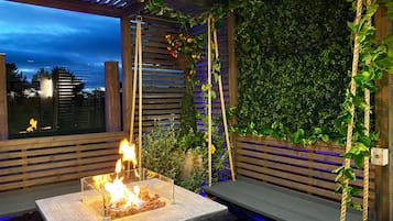 Salas de tratamiento para parejas, un sauna, una bañera de hidromasaje