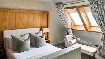 Premium Room | 1 bedroom, desk, iron/ironing board, free WiFi