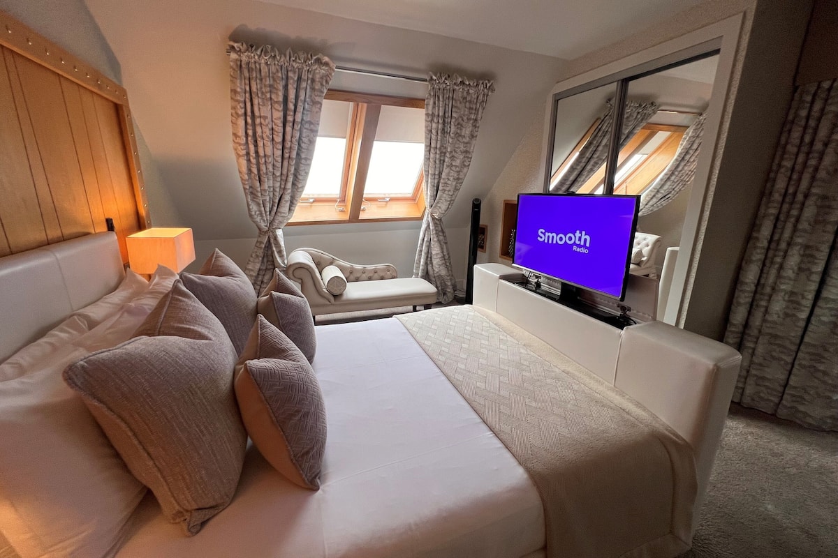 premium room | 1 bedroom, desk, iron/ironing board, free wifi