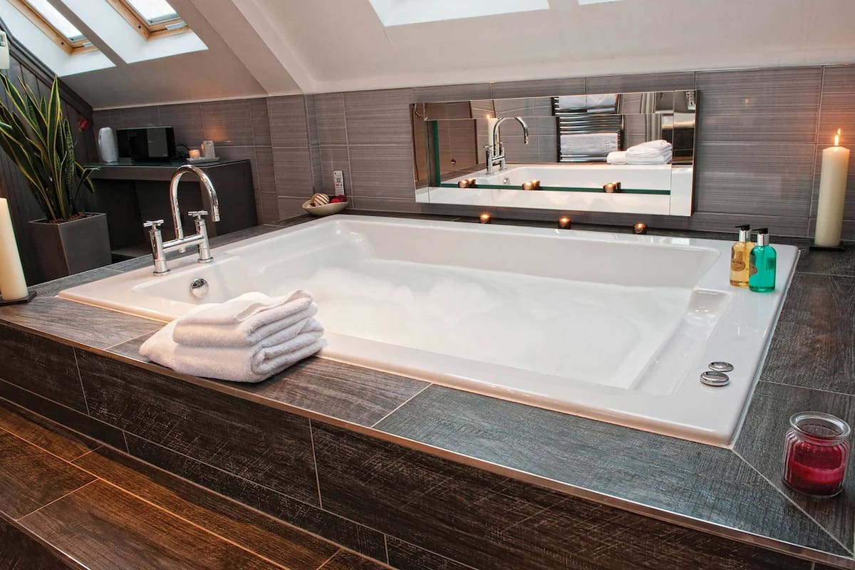 jetted bathtub