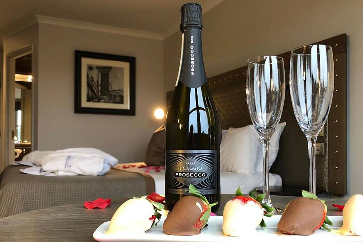 double or twin room | in-room dining