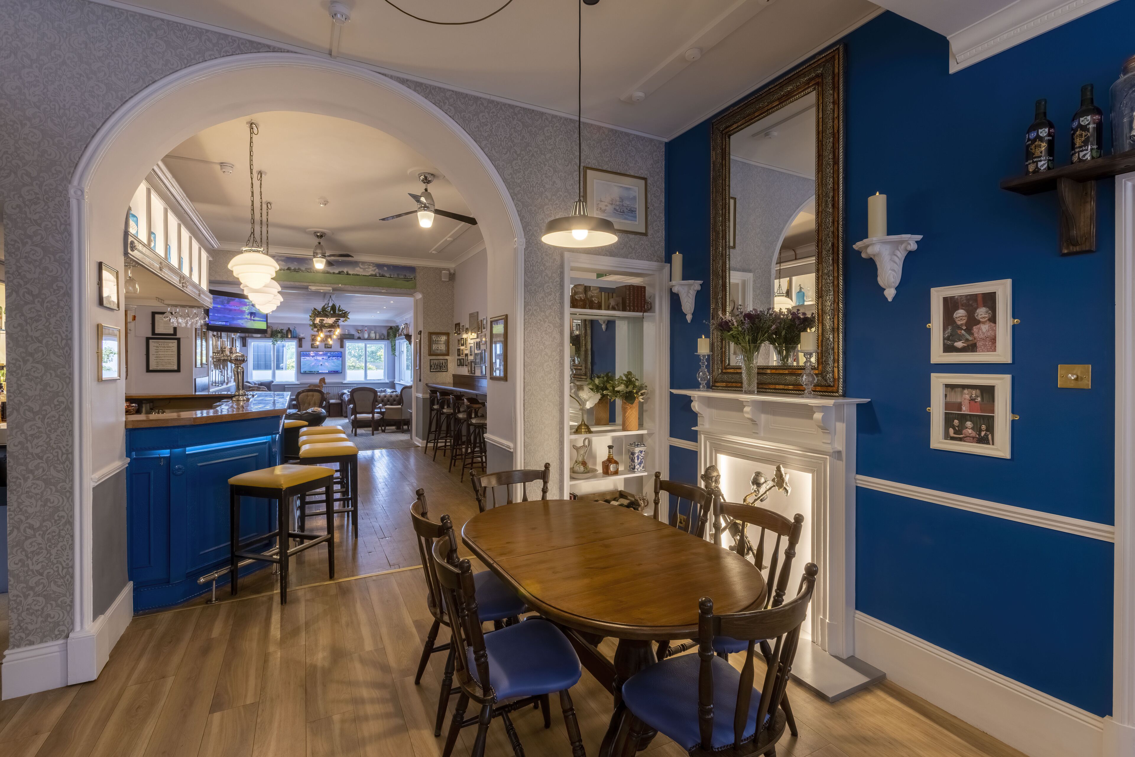 breakfast and dinner served, british cuisine