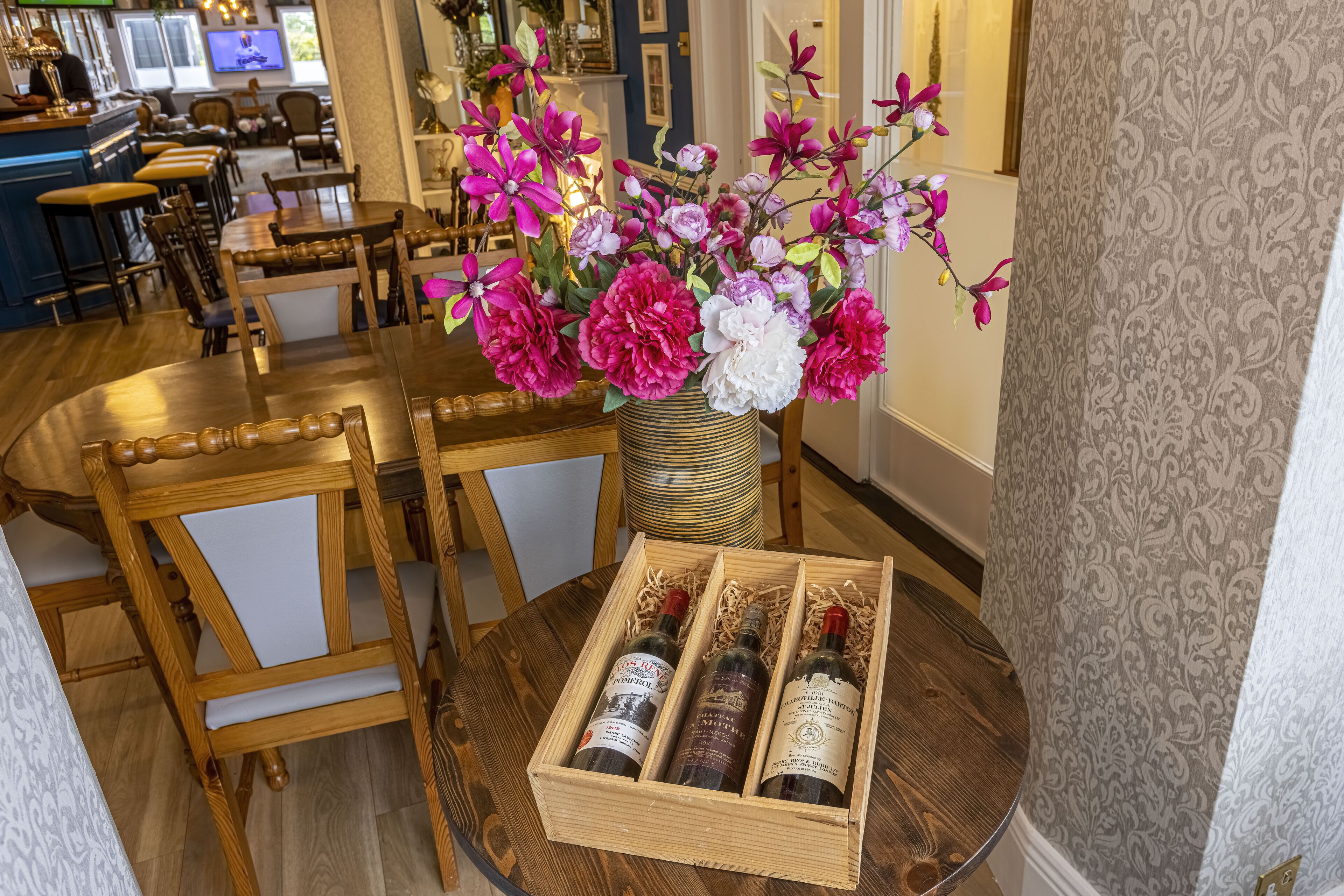 breakfast and dinner served, british cuisine