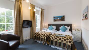 Allergikerbettwaren, Schreibtisch, schallisolierte Zimmer