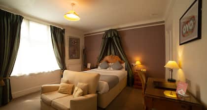 Fines Bayliwick Hotel