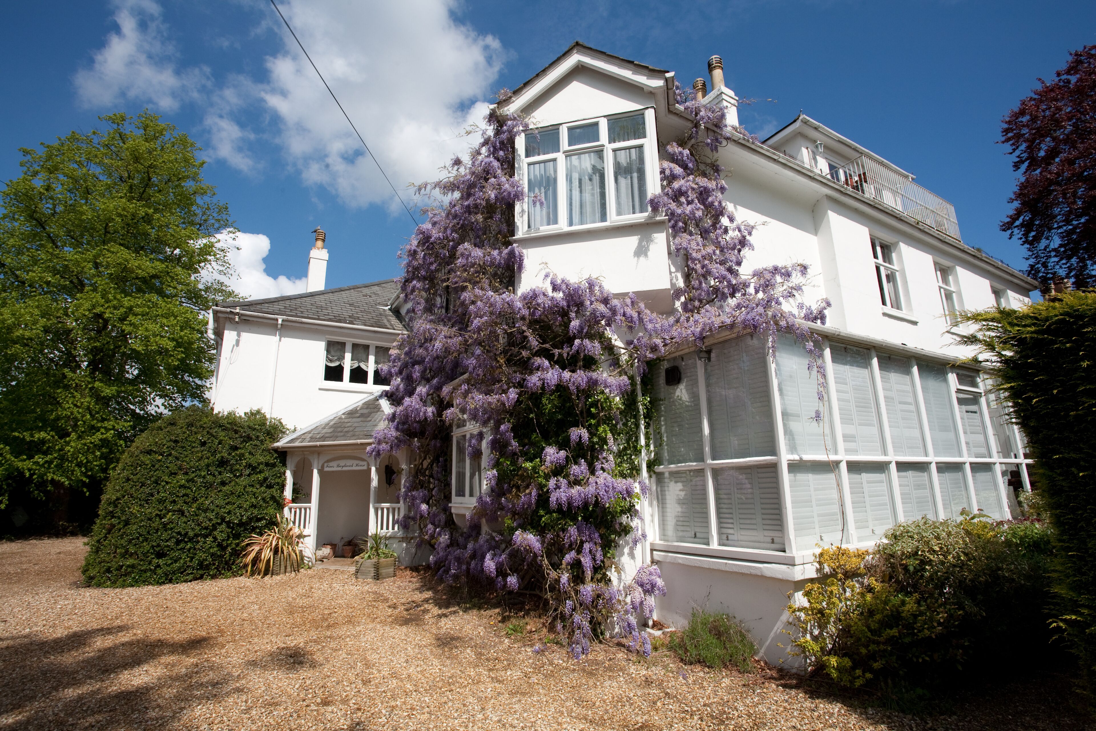 Photo - Fines Bayliwick Hotel