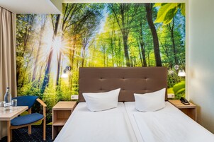 Caja de seguridad en la habitación y decoración personalizada