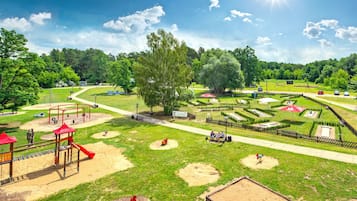 Children’s play area – outdoor