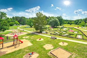 Children’s play area – outdoor
