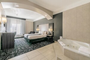 豪華套房, 1 張特大雙人床, 無障礙, 非吸煙房 (Mobility,Roll-In Shower) | 高級寢具、書桌、熨斗/熨衫板、免費嬰兒床