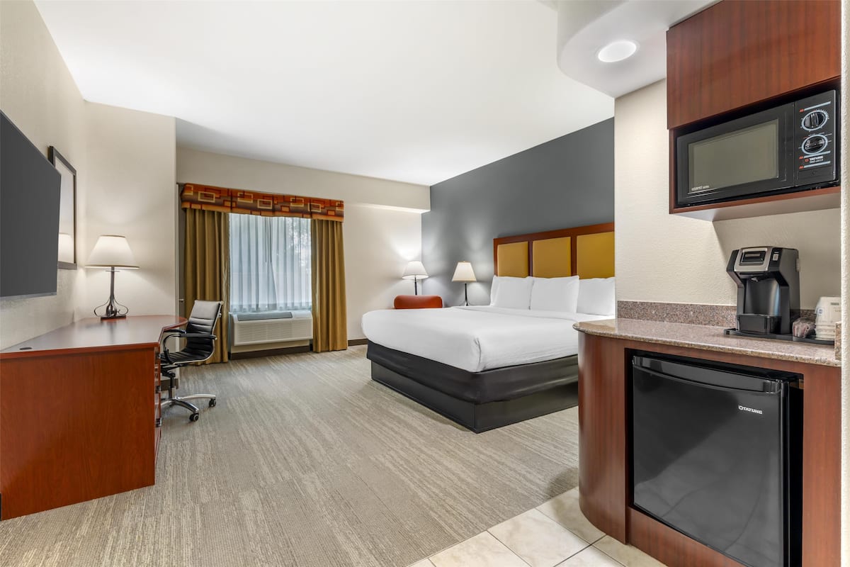 In-room safe, iron/ironing board, free cots/infant beds, rollaway beds