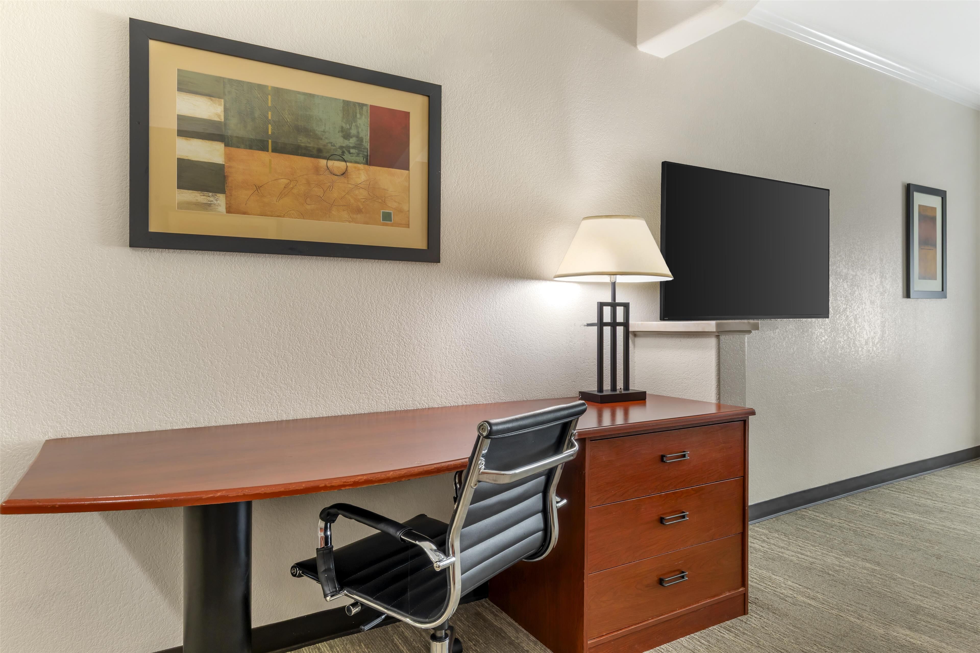 suite, 2 queen beds, accessible, non smoking (with single sofabed) | in-room safe, iron/ironing board, free cots/infant beds, rollaway beds