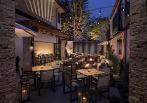 Courtyard - Stilwell Hotel (Carmel)