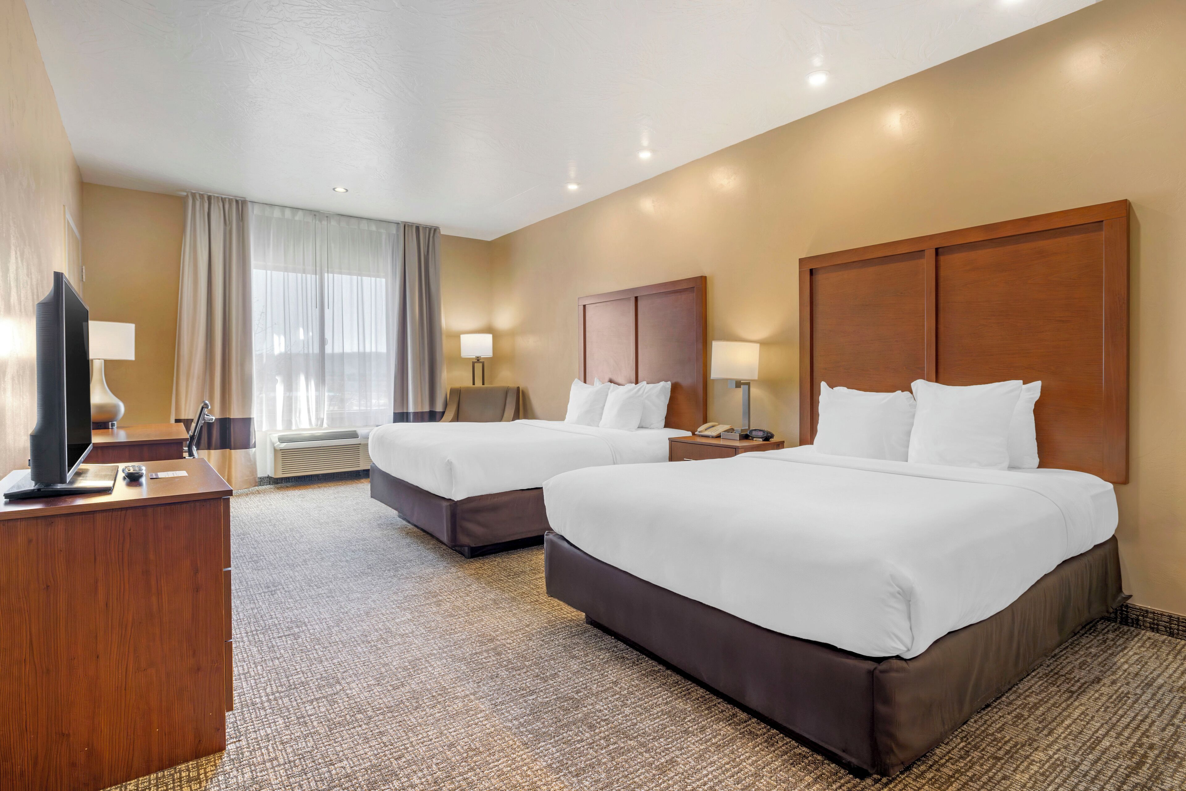 desk, iron/ironing board, cots/infant beds, rollaway beds