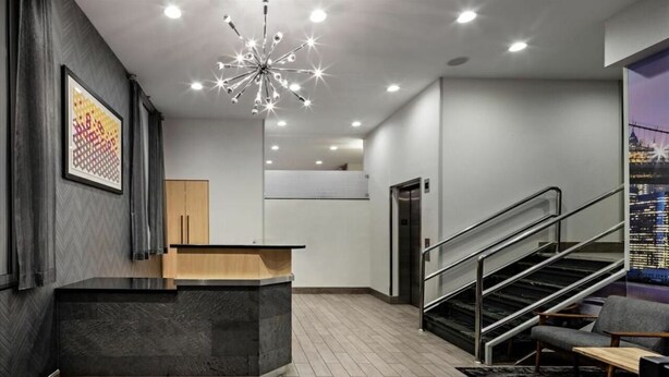 Interior - Red Lion Inn & Suites Brooklyn (Brooklyn)
