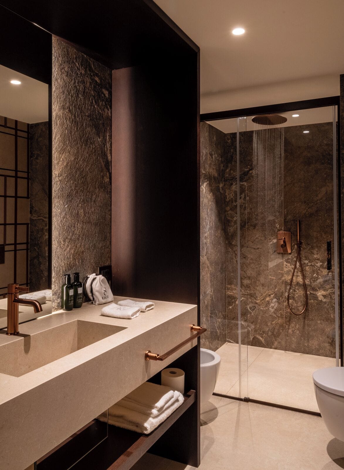 suite | bathroom | shower, free toiletries, hair dryer, towels