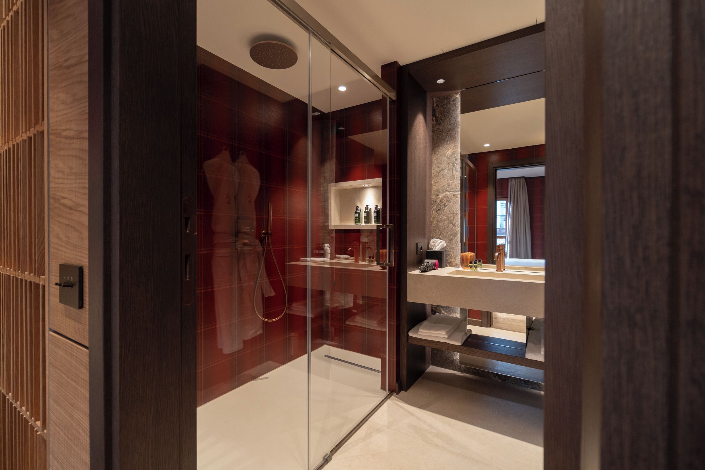 deluxe room | bathroom | shower, free toiletries, hair dryer, towels