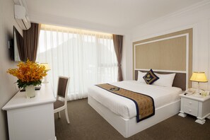 Minibar, in-room safe, desk, blackout curtains - Rex Hotel Vung Tau (Ho Chi Minh City)