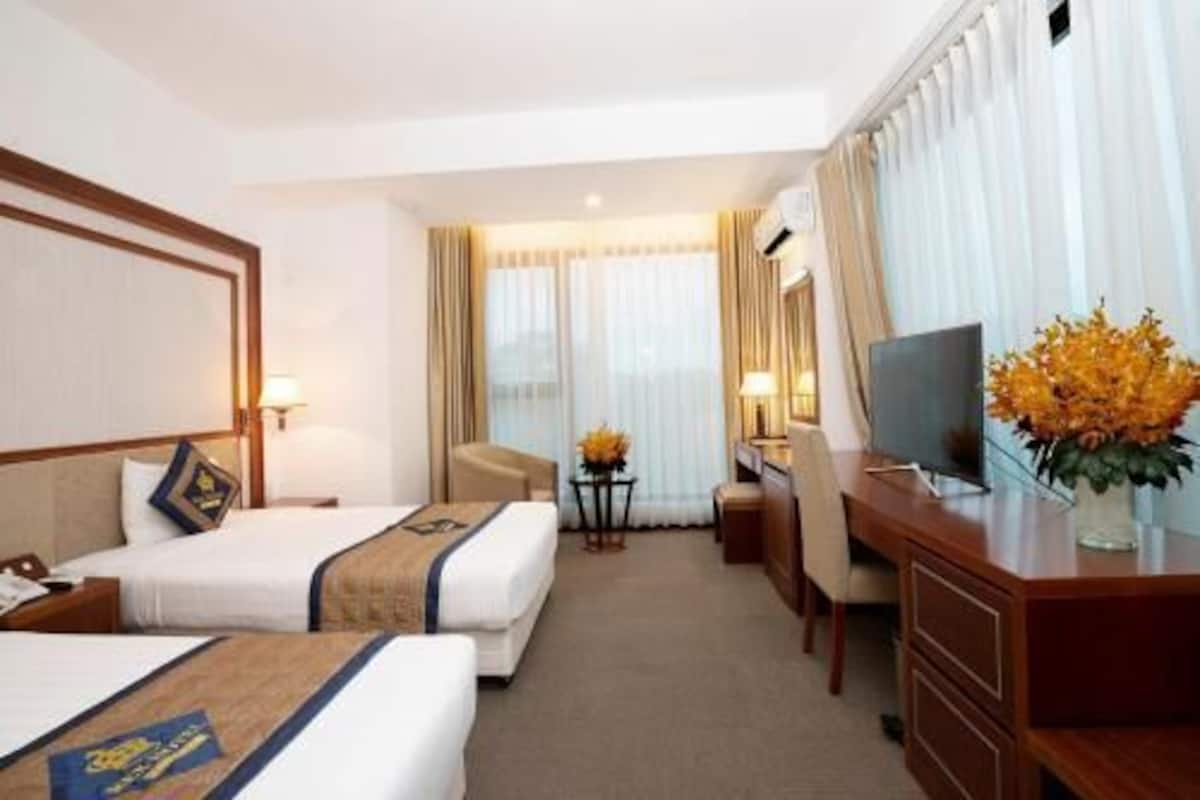 Minibar, in-room safe, desk, blackout curtains
