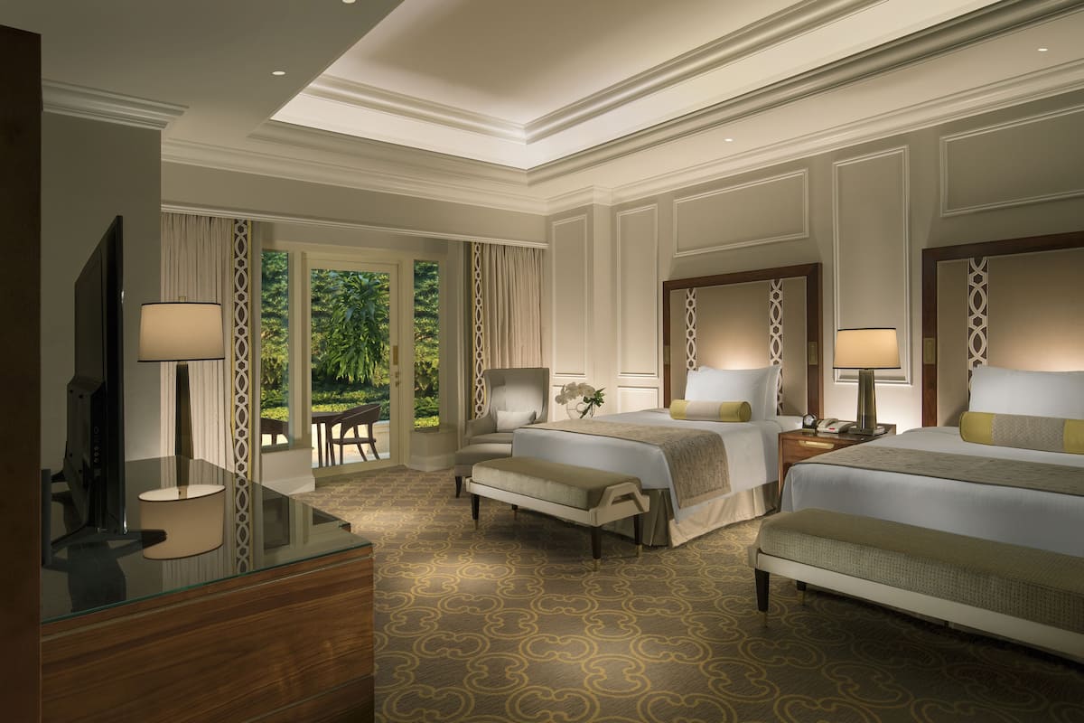 verona deluxe suite | 1 bedroom, in-room safe, desk, laptop workspace