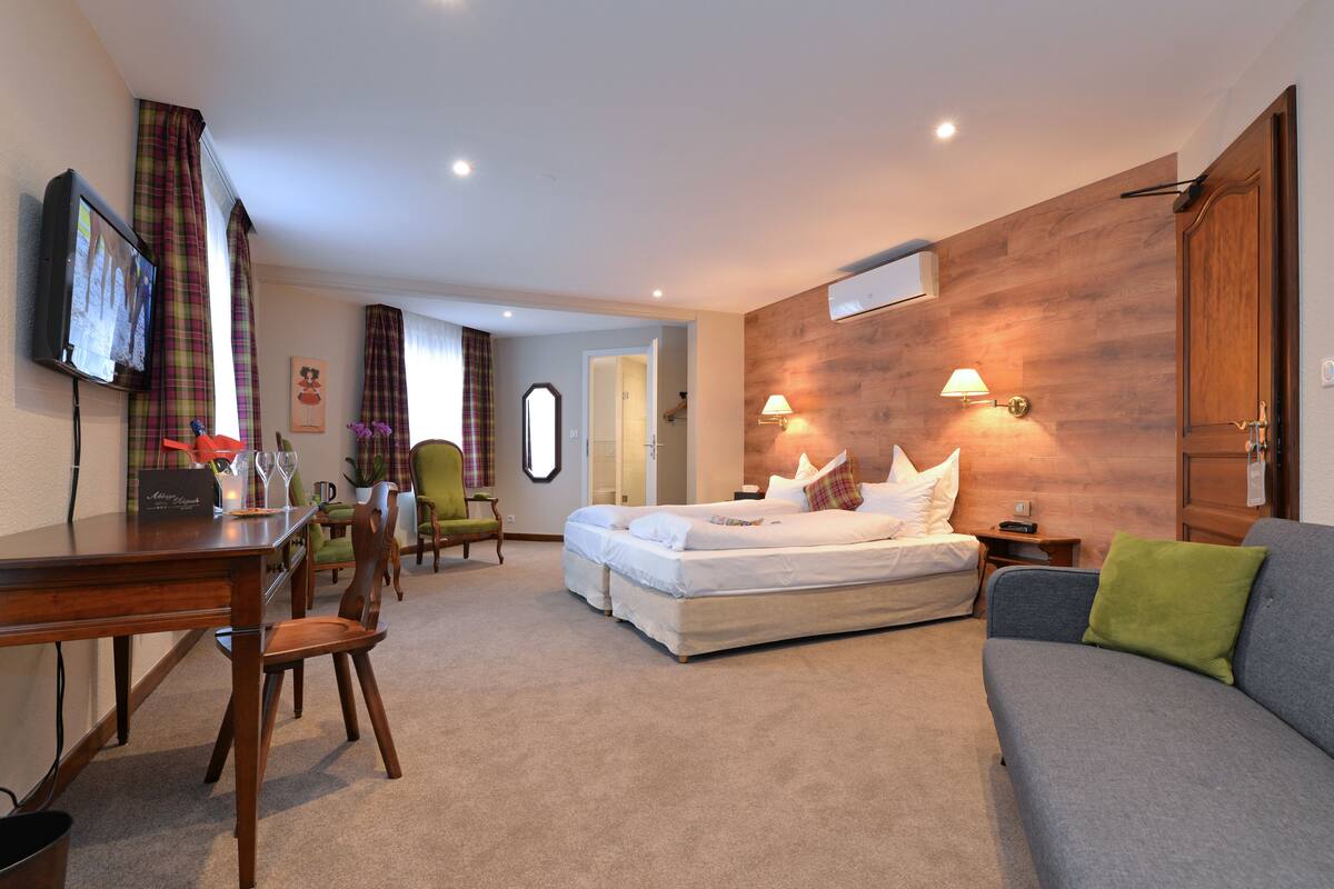 superior double room | minibar, desk, free wifi, bed sheets