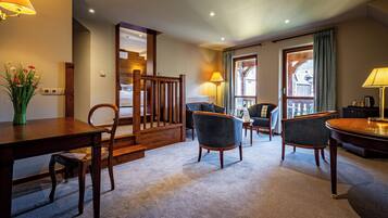 Suite | Een minibar, een bureau, gratis wifi, beddengoed