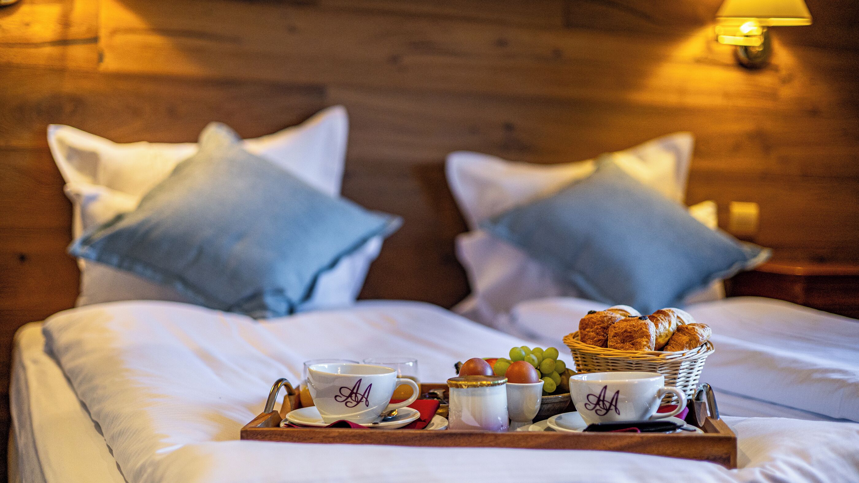 Suíte | Frigobar, escrivaninha, Wi-Fi de cortesia, roupa de cama