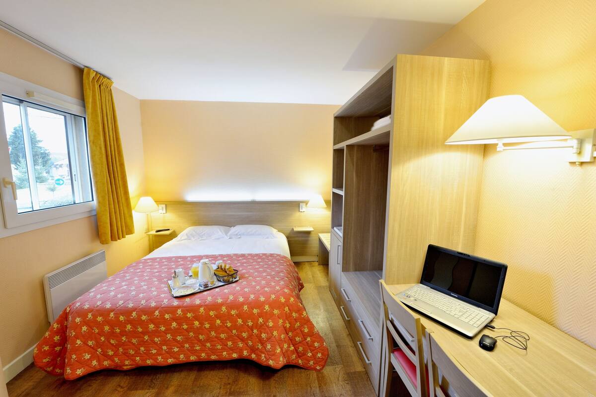 Double Room, Terrace, Garden Area | In-room safe, desk, soundproofing, free WiFi