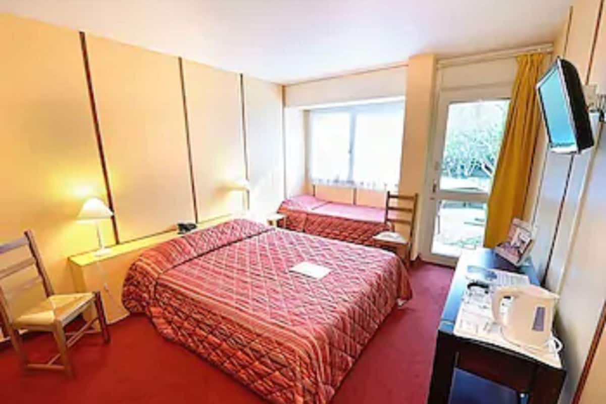 Triple Room, Terrace, Garden Area | In-room safe, desk, soundproofing, free WiFi