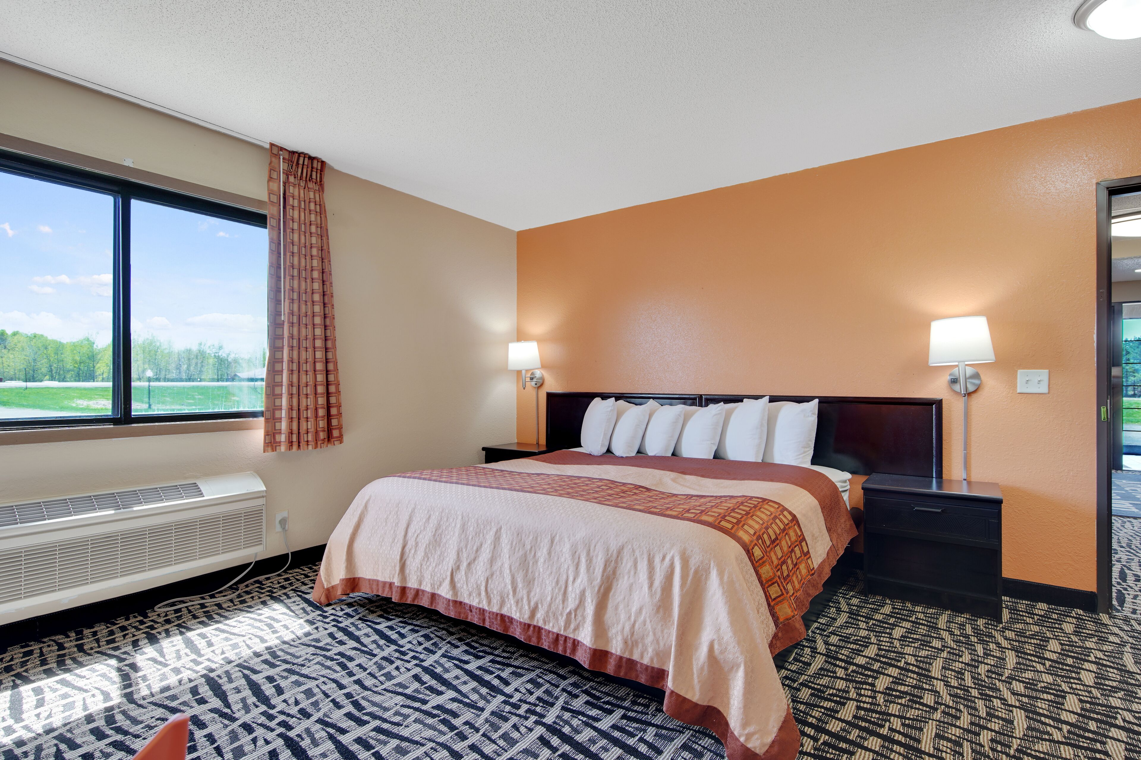 Iron/ironing board, free WiFi, bed sheets, alarm clocks