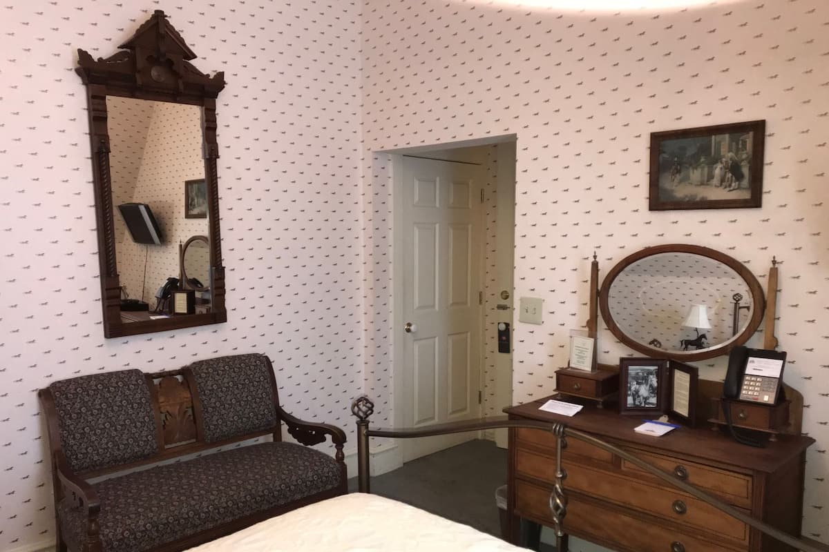 Chambre Standard, 1 grand lit, non-fumeur (Roosevelt) | Literie de qualité, décor unique, ameublement unique