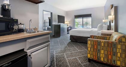 Best Western Plus Appleton Airport/Mall Hotel