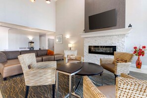 Interior - Wyndham Garden Appleton (Appleton)