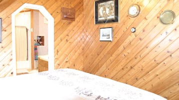 The Forecastle | 1 bedroom, blackout drapes, iron/ironing board, free WiFi