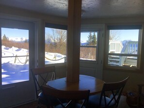 Portside | Mountain view - Alaska Halcyon Heights Inn (Homer)