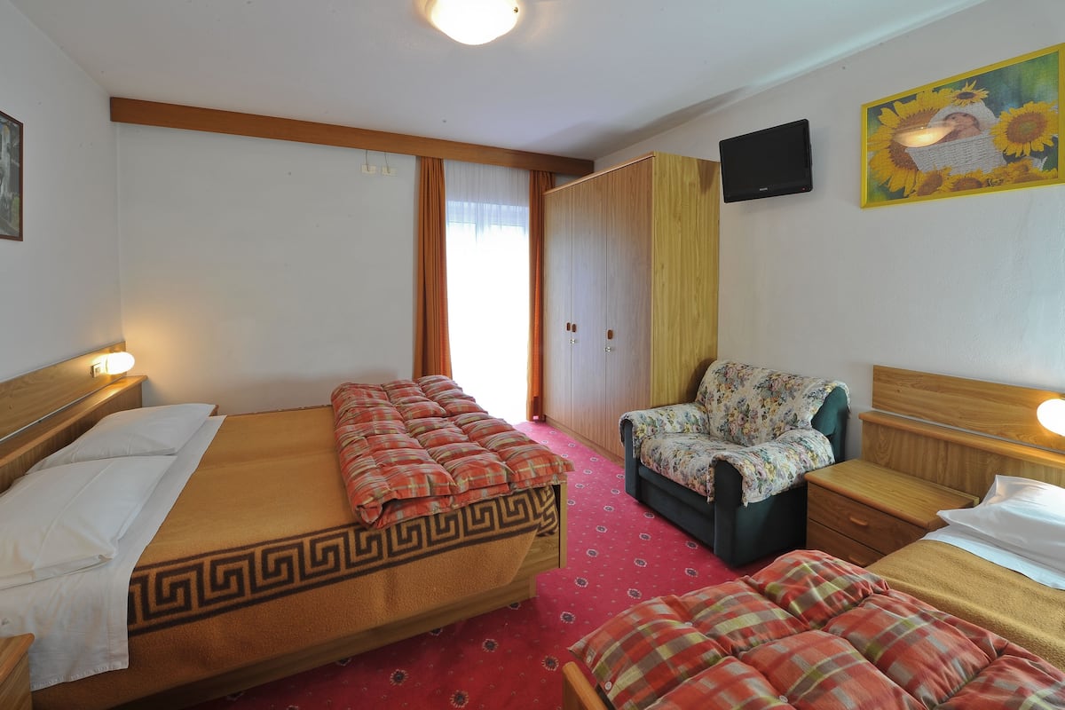Comfort Triple Room
