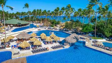 2 outdoor pools, sun loungers
