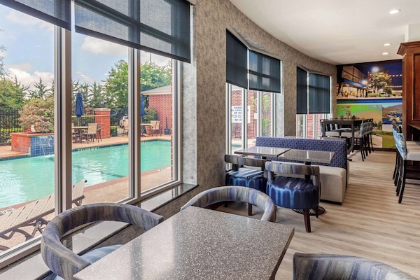 Colazione a buffet inclusa, servita tutte le mattine